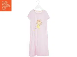 Lyserød natkjole med motiv fra Sweet Dreams (str. 122)