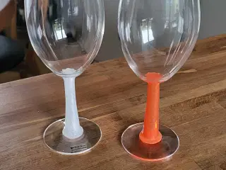 Mundblæste Bordeaux Glas 