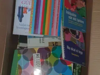 Studiebøger til pædagog uddannelsen.