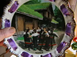 Platte. Norsk. Foreign.