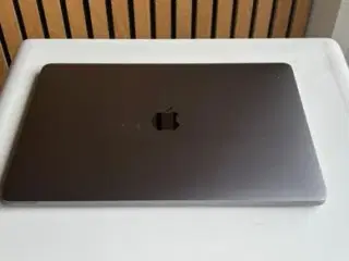 MacBook Pro 13,3″
