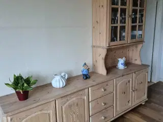 Retro skænk i fyrtræ - vitrine kan flyttes. 