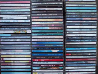850 POP/ROCK/KLASSISKE CDer sælges stykvis….