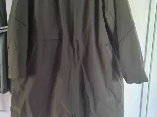 Oliven grøn frakke/jakke fra Zizzi,  