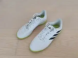 Indendørs fodbold sko Str. 37 1/3 Adidas