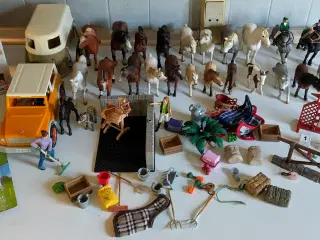 Schleich hestestald med masser af tilbehør