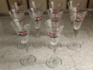 Den ældre model af Snapsglas, Firkløver