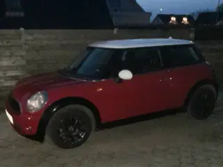 Mini Cooper One R56 med træk og ekstra aluhjul