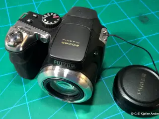 Fujifilm S8100, 10 Mpixel digitalkamera