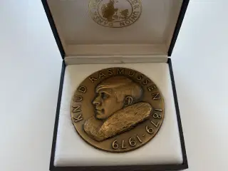Medalje med Knud Rasmussen