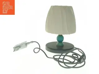 Bordlampe med hvid skærm fra Ikea (str. 15,5 x 23 cm)