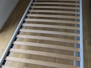 IKEA enkeltseng med madras