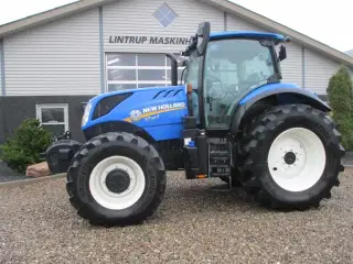 New Holland T7.165S TRAKTOREN ER SOM NY og den er med affejederet foraksel og affejederet kabine på