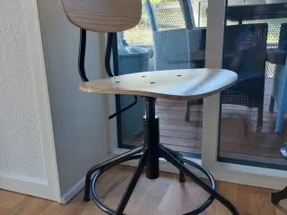 Kontor stol i træ