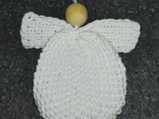 Små engle 10 cm strikket