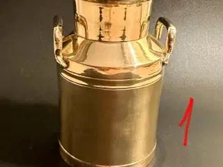 Antikke miniature genstande af messing sælges 