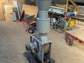 Udsugningsventilator med motor