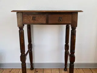 Lille bord i træ
