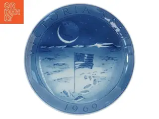 Victoria Spatii 1969 jubilæumstallerken fra Royal Copenhagen (str. Ø 18,5 cm)