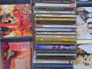 50 stk cd'er det er blandet musik og forskellige k