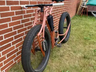 Fed custom cykel