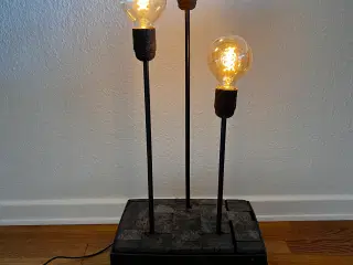 Unik lampe af fynsk kunstner. 