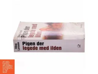 Pigen Der Legede Med Ilden (Millennium, 2. Bind) af Stieg Larsson (Bog)