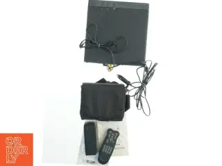 Videoafspiller med taske og fjernbetjening fra Video Traveler (str. 54x31 cm)