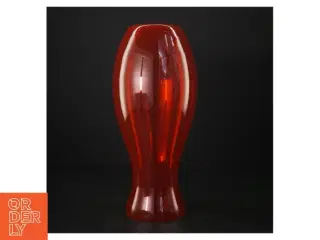 Rød glasvase (str. 29 cm)