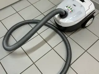 Super lækker og stærk støvsuger med 1600W for 250!
