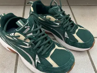 Næsten ny Puma sko str. 40