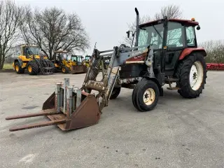 New Holland L75 KUN 6600 TIMER! MED SKOVL OG PALLEGAFLER!