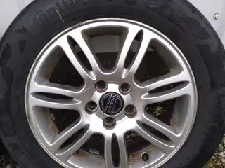 Fælge med dæk 