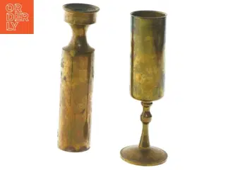 To messing vaseformede lysestager (str. 18 og 18,5 cm)
