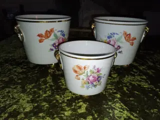 Urtepotteskjulere med blomster