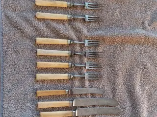 Knive og gafler med skæfte af horn
