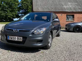 Hyundai i30 blue drive 
