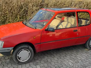 Peugeot 205 XRi