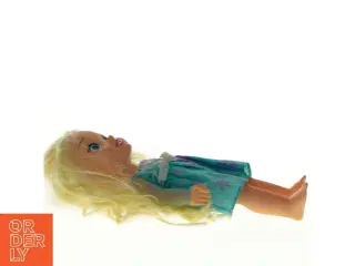 Dukke med langt gult hår og kjole (str. 32 cm)