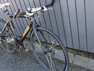 Cykel Avenue Spirit x5 4000.