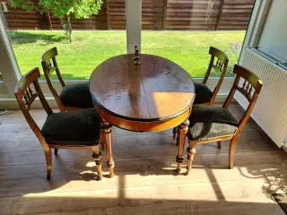 Antik bord mørk træ med 4 stole