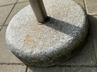 Parasol fod i granit