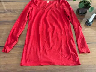 Rød langærmet trøje str Xl