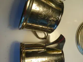Kaffekande,sukkerskål og fødekande