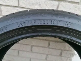 2 stk 235/45-21 Pirelli sommerdæk