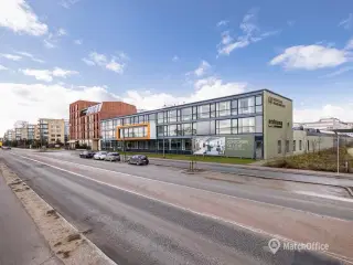 Indflytningsklare kontorer i  gennemrenoveret fabriksbygning