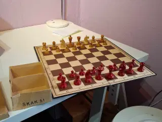 Gammelt skakbræt i træ