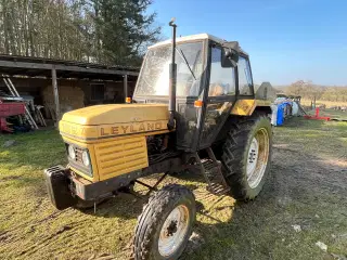 Traktor, Leyland 702