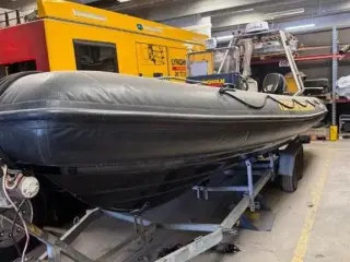 - - - Motorbåd Fikon 750