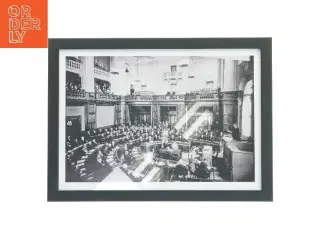 Sort billedramme med historisk billede fra Accent (str. 21x29,7 cm)